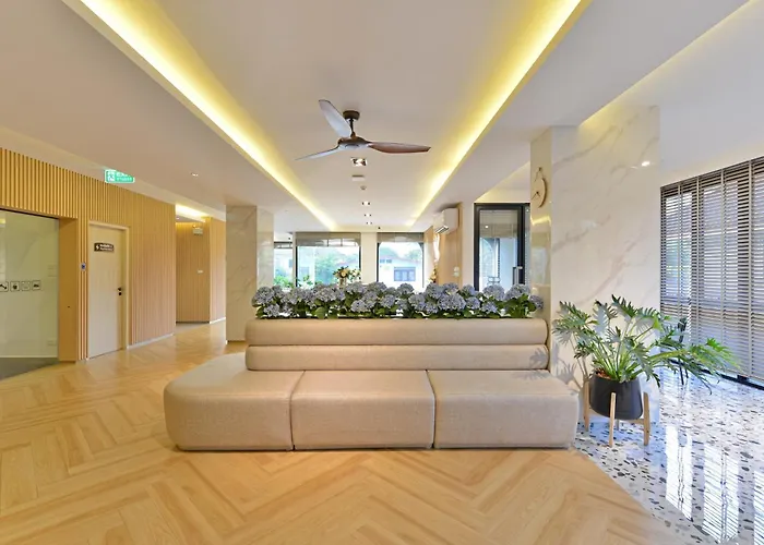 V32 Hotel 5*