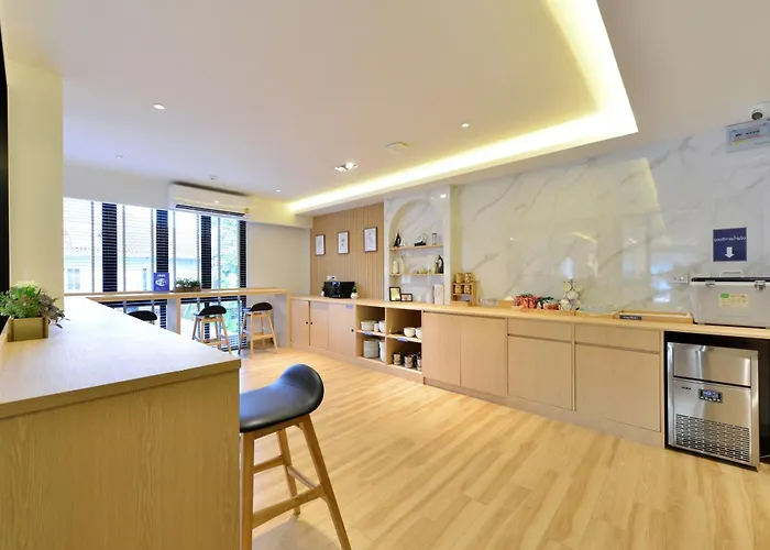 V32 Hotel 5*